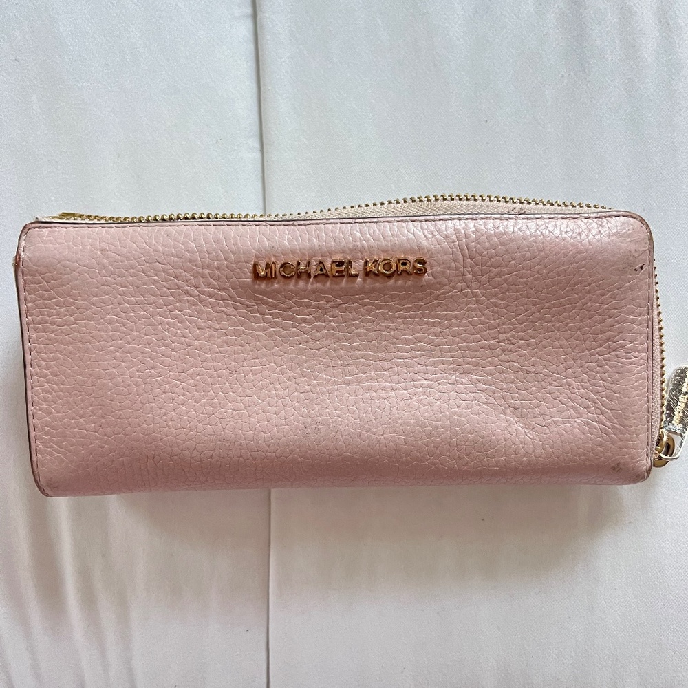 Michael Kors Soft Pink Leather Zipper Wallet